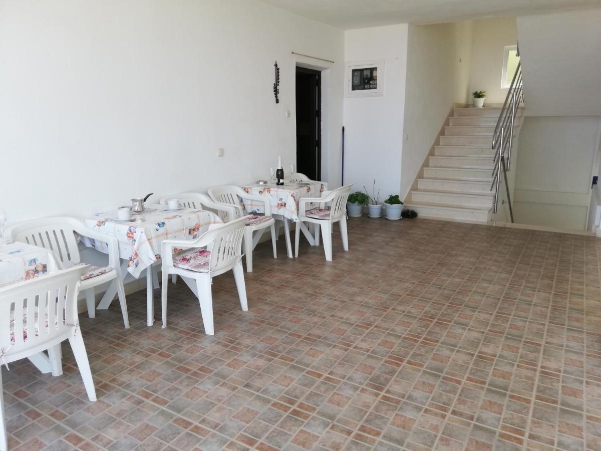 Apartments Aniko Saric Tučepi Екстериор снимка